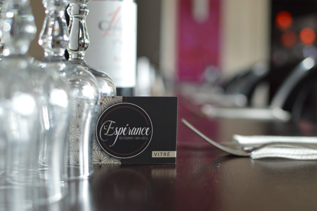 salle de restaurant groupes espérance hotel restaurant bar vitré